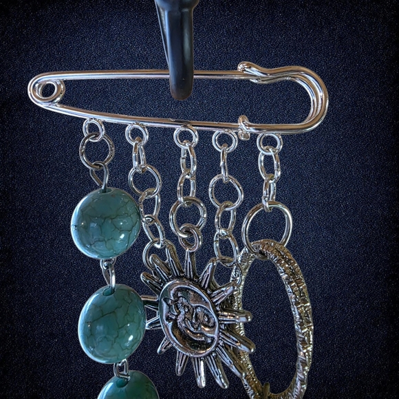 Handmade Brooch - Picture 5 of 6